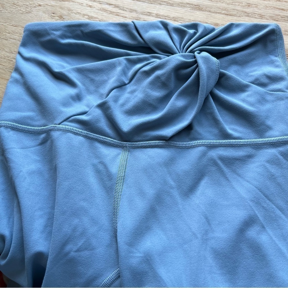 Lululemon Wunder Train High-Rise Crop 23" True Navy Womens Size 2 Workout Gym
